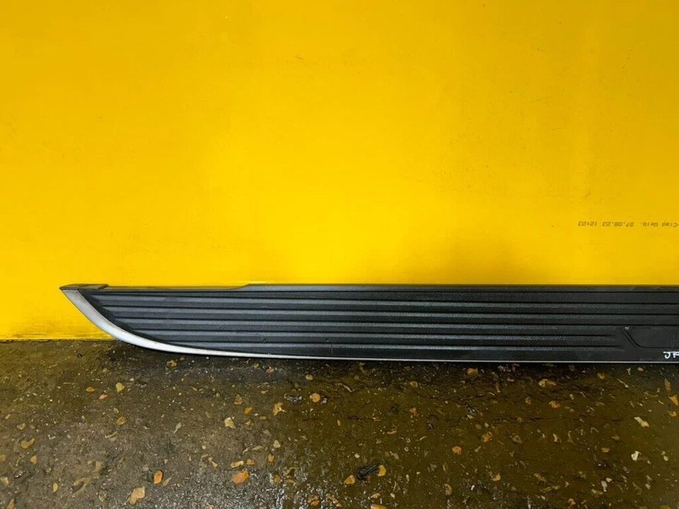 JAGUAR F PACE X760 2016 - 2022 SIDE STEP RUNNING BOARD DRIVER SIDE RIGHT GENUINE - Image 2 of 4