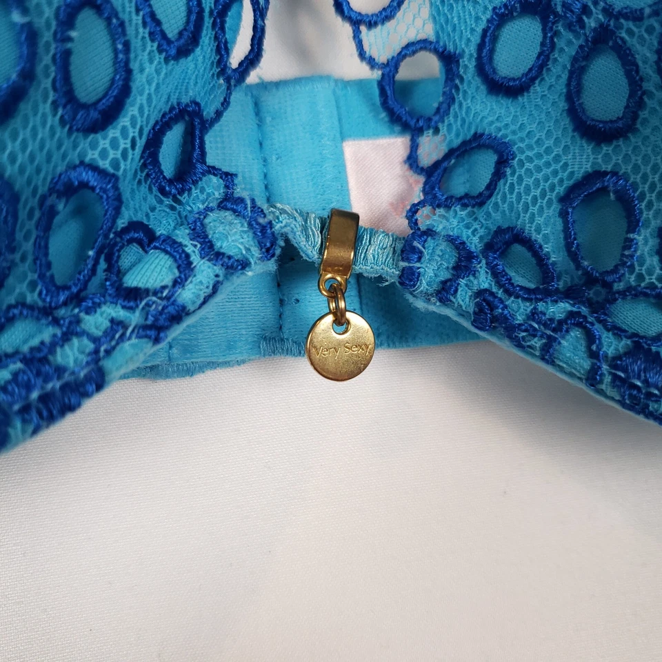 Sutiã Victorias Secret muito sexy balconet levemente forrado 36C bordado azul 2006 - Imagem 3 de 4
