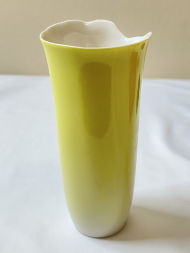 FRANZ PORCELAIN - CALLA LILY VASE FZ00003 - EXCELLENT CONDITION - Picture 3 of 9