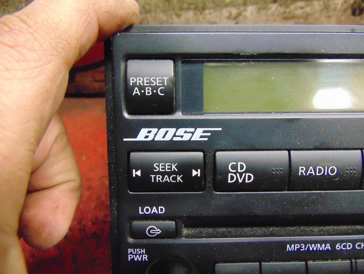 09 08 07 Nissan Pathfinder oem Bose 6 disc CD player changer radio
