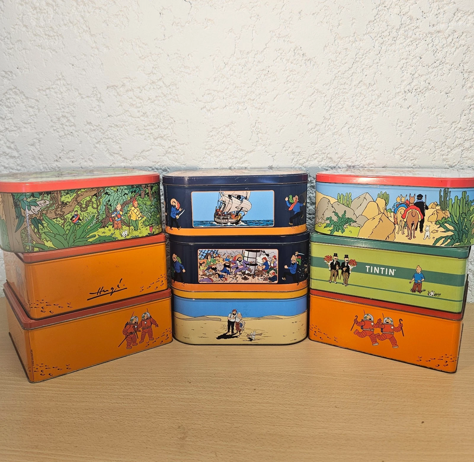 Collection Tintin – Lot de 9 Boîtes Métal à Biscuits Hergé – Modèles Variés + 1