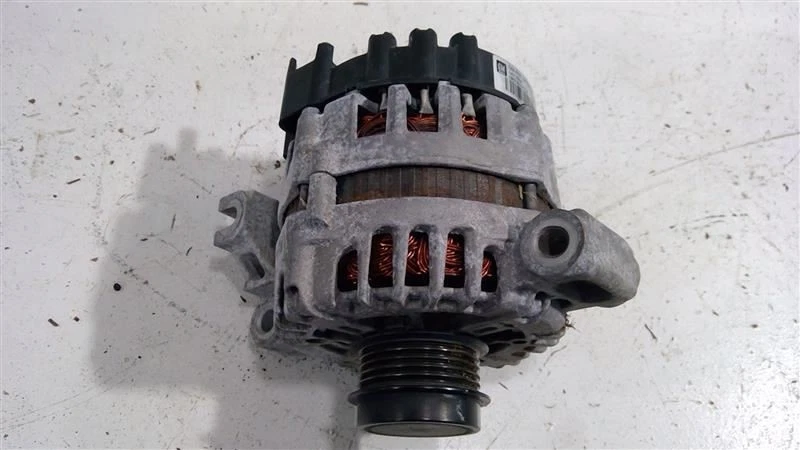 Chevrolet Colorado 2017-2021 motor alternador generador OEM 84129223 Foto 2 de 4