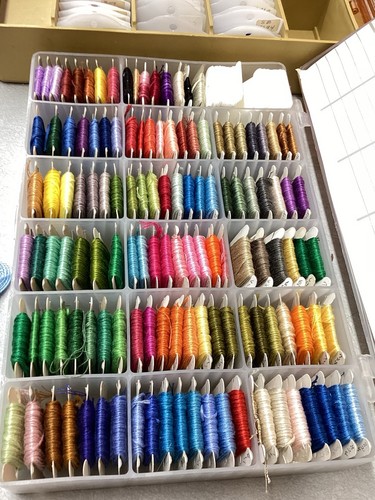 Large Lot Skeins Embroidery Floss Thread Needlepoint Cross Stitch w/ Boxes DMC - Picture 20 of 24
