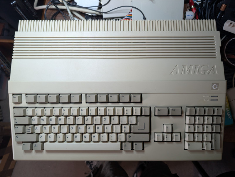 commodore amiga 500 computer with 512K Memory upgrage