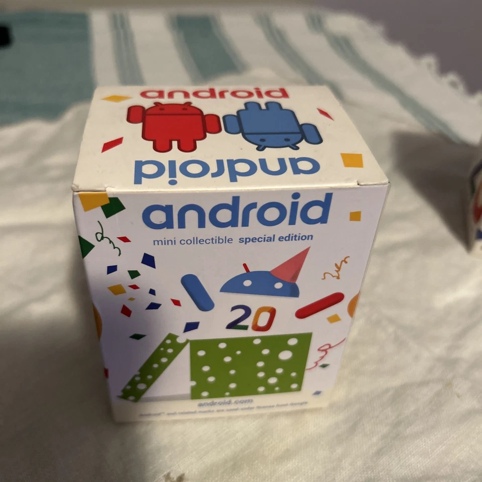 20 Años de Google Android Mini Coleccionable Edición Especial Foto 2 de 4