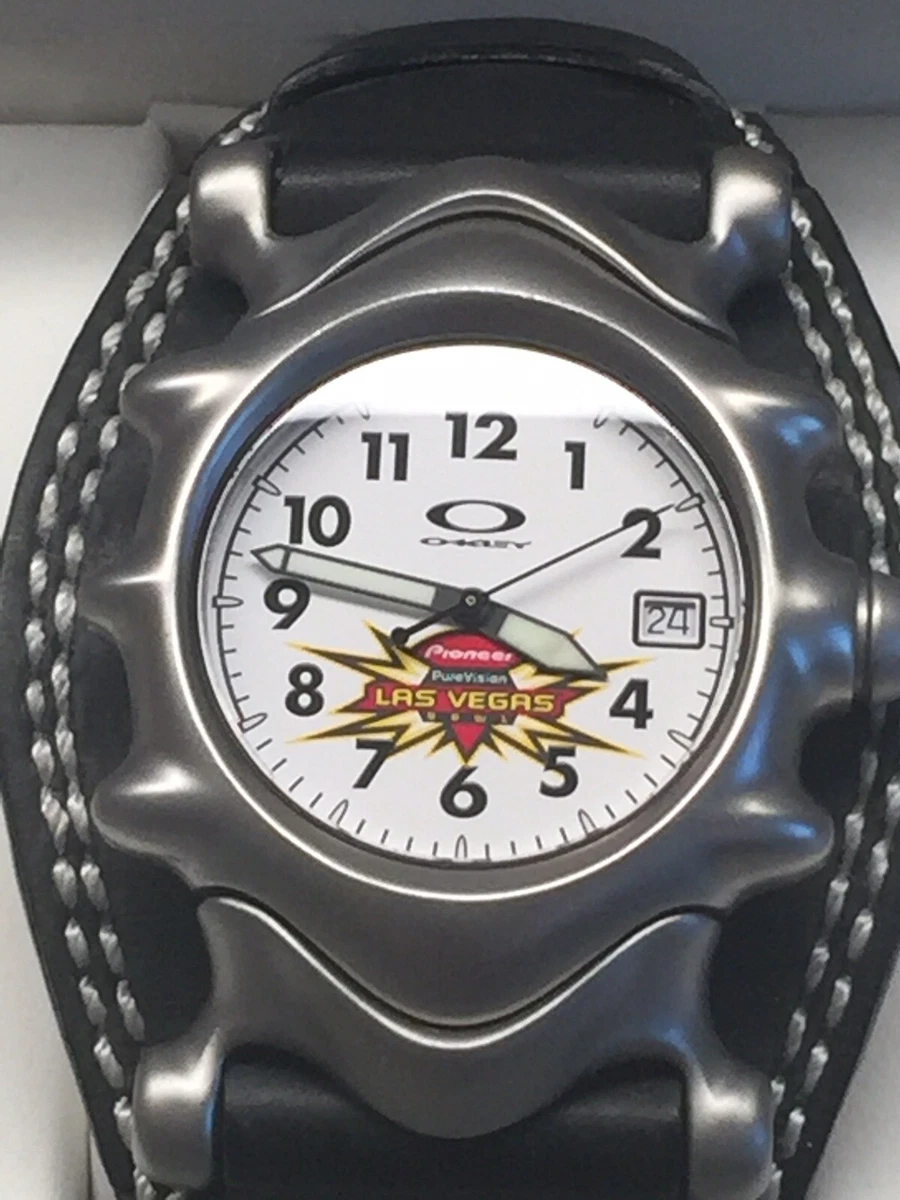 VERY RARE GORGEOUS OAKLEY SADDLEBACK WATCH (LAS VEGAS BOWL) W/BOX