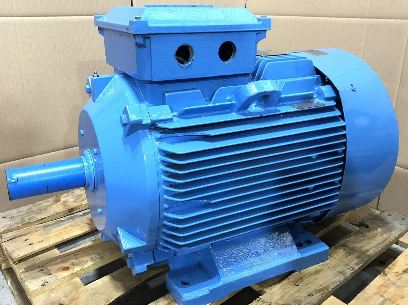 Motor eléctrico de CA trifásico 45 kW rpm 4 polos B3 pies 255 marco eBay