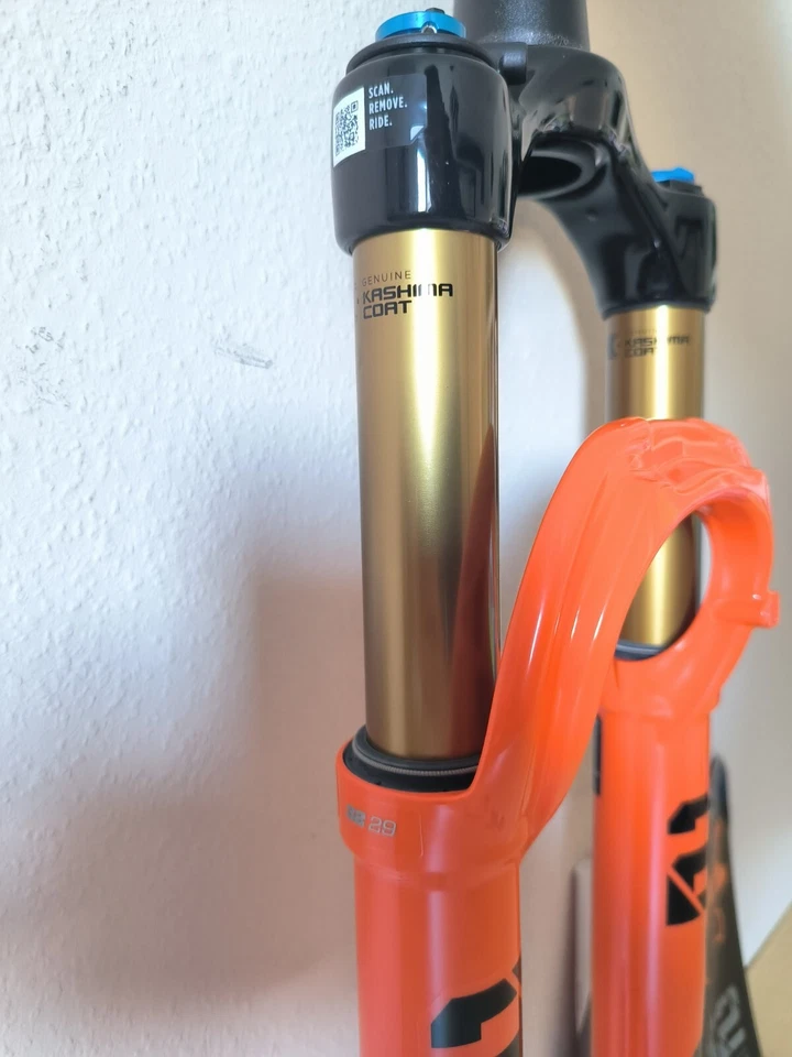 Fox 32 Float 29" Factory 100mm Orange Remote incl. tutto - NUOVO - Immagine 3 di 4