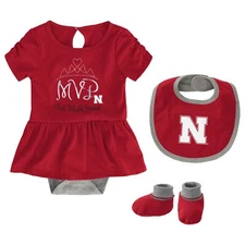 Outerstuff NCAA Infant Girls Nebraska Cornhuskers MVP Creeper, Bib & Bootie Set