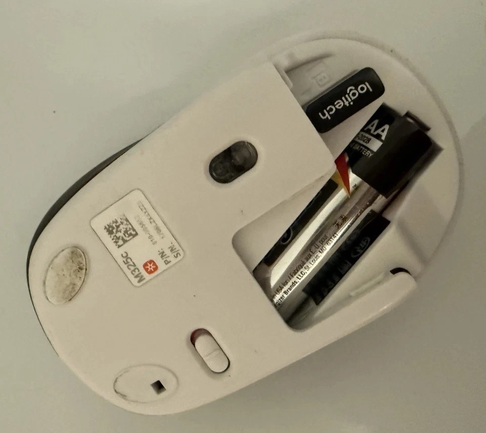 Logitech Color Collection Wireless Mouse - - Image 3 of 4