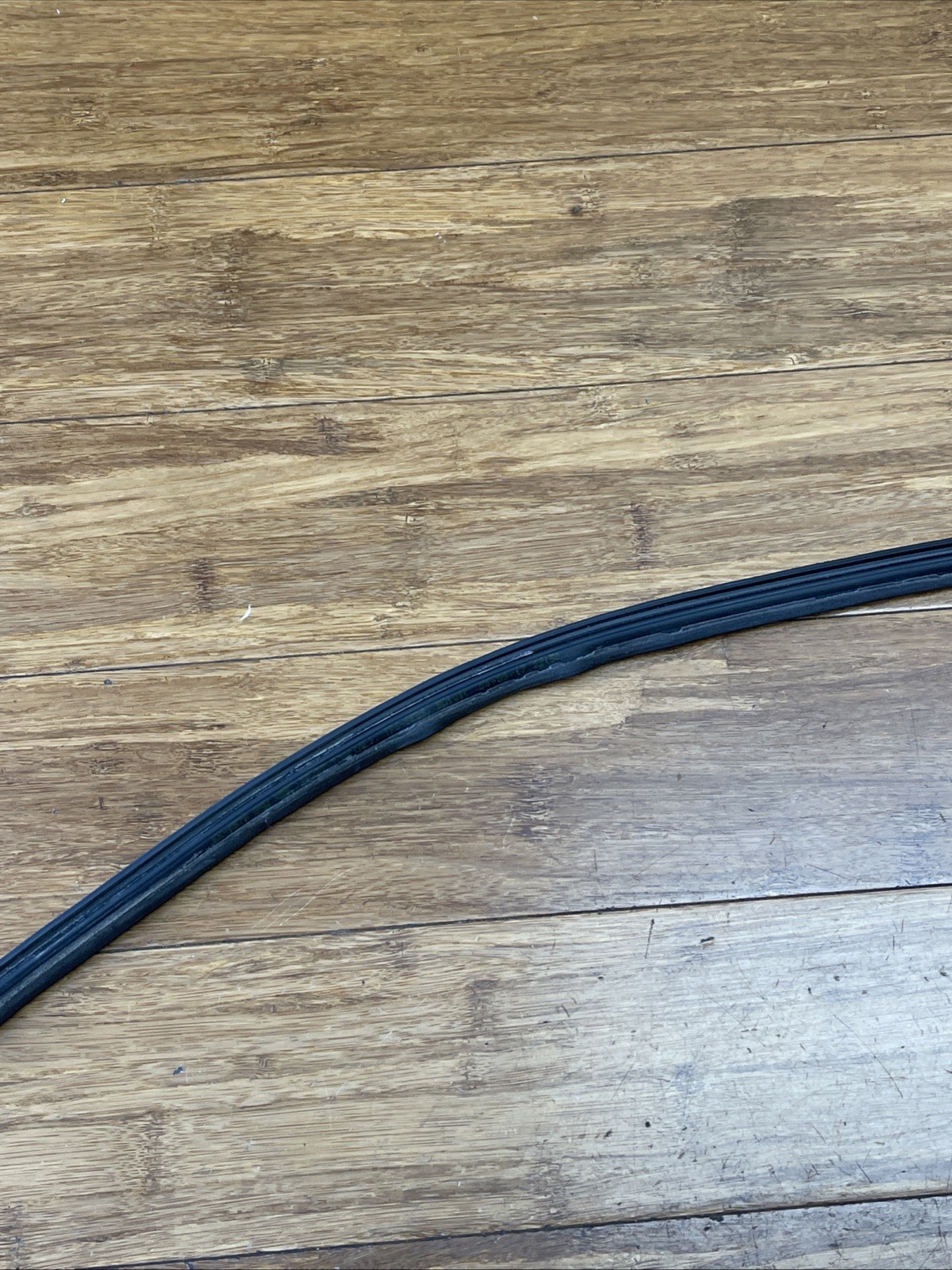 2017-2023 Rolls Royce Dawn RR6 Front Left Door Joint Weather Strip Seal OEM