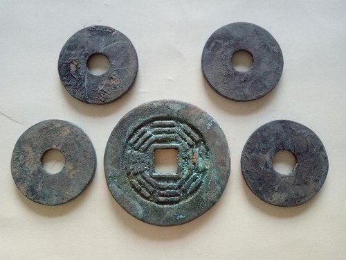 5Pcs Chinese Bronze Coins China Old Dynasty FengShui Bronze Coins Currency Cash - Picture 4 of 9
