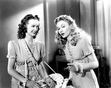 Bring on the Girls [Noel Neill/Veronica Lake] 10x8 Unsigned Photo 81473