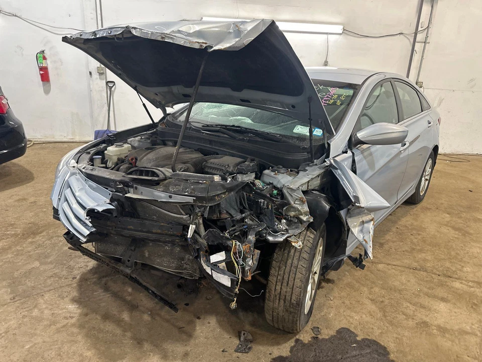 Alternador usado serve: 2013 Hyundai Sonata VIN C 8º dígito grau A - Imagem 3 de 4