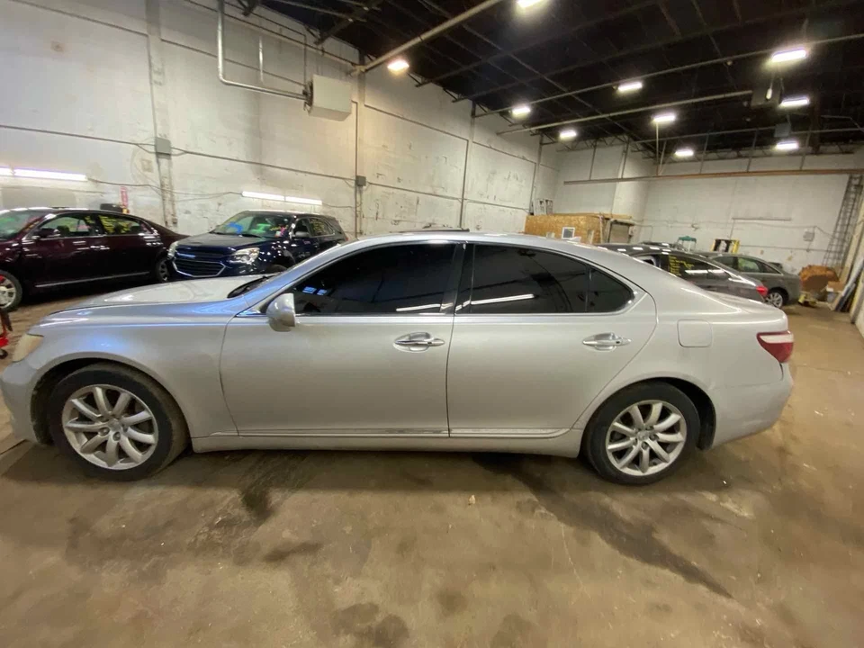 Motor de arranque usado se adapta a: Lexus LS460 2008 tracción trasera grado A Foto 4 de 4