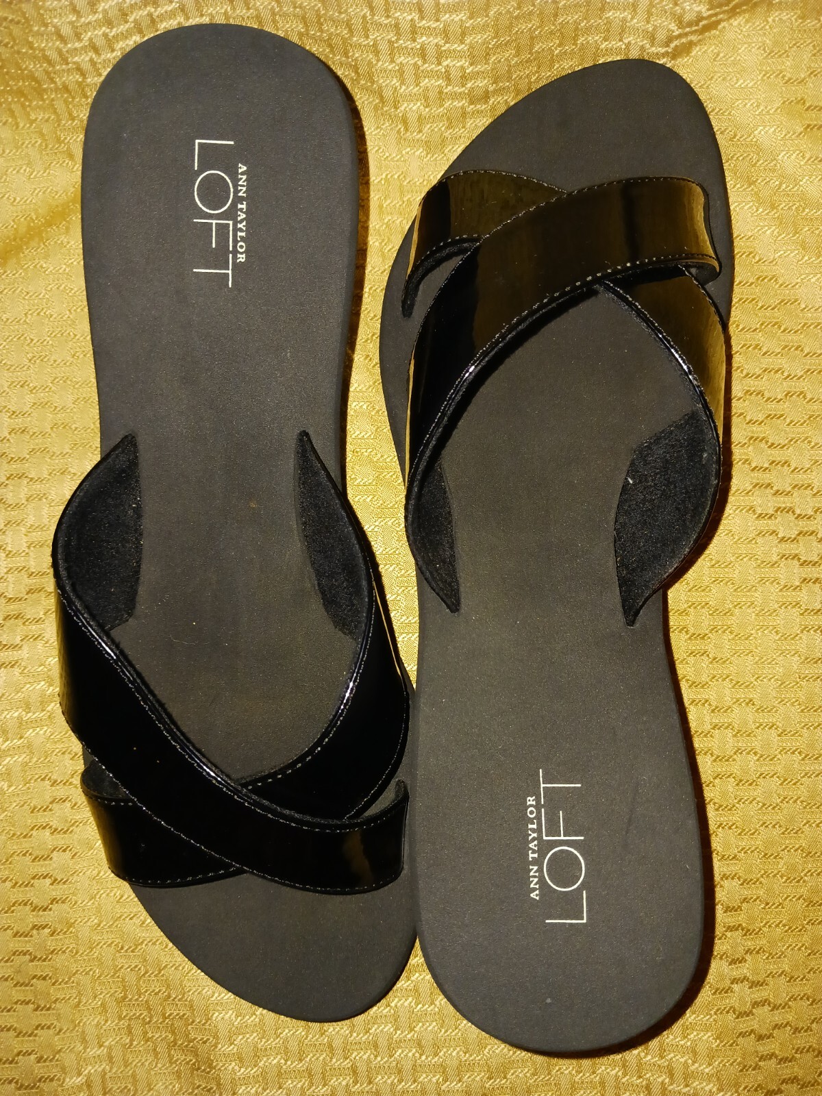 earth hyannis sandals