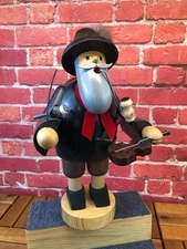 NEW - Vintage Erzgebirgische German INCENSE SMOKER figurine Vagabond Violin Nice