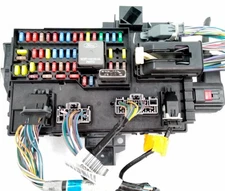 AL1T-15604-AD Ford 2010 Expedition Lincoln Navigator Interior Relay Fuse Box G81