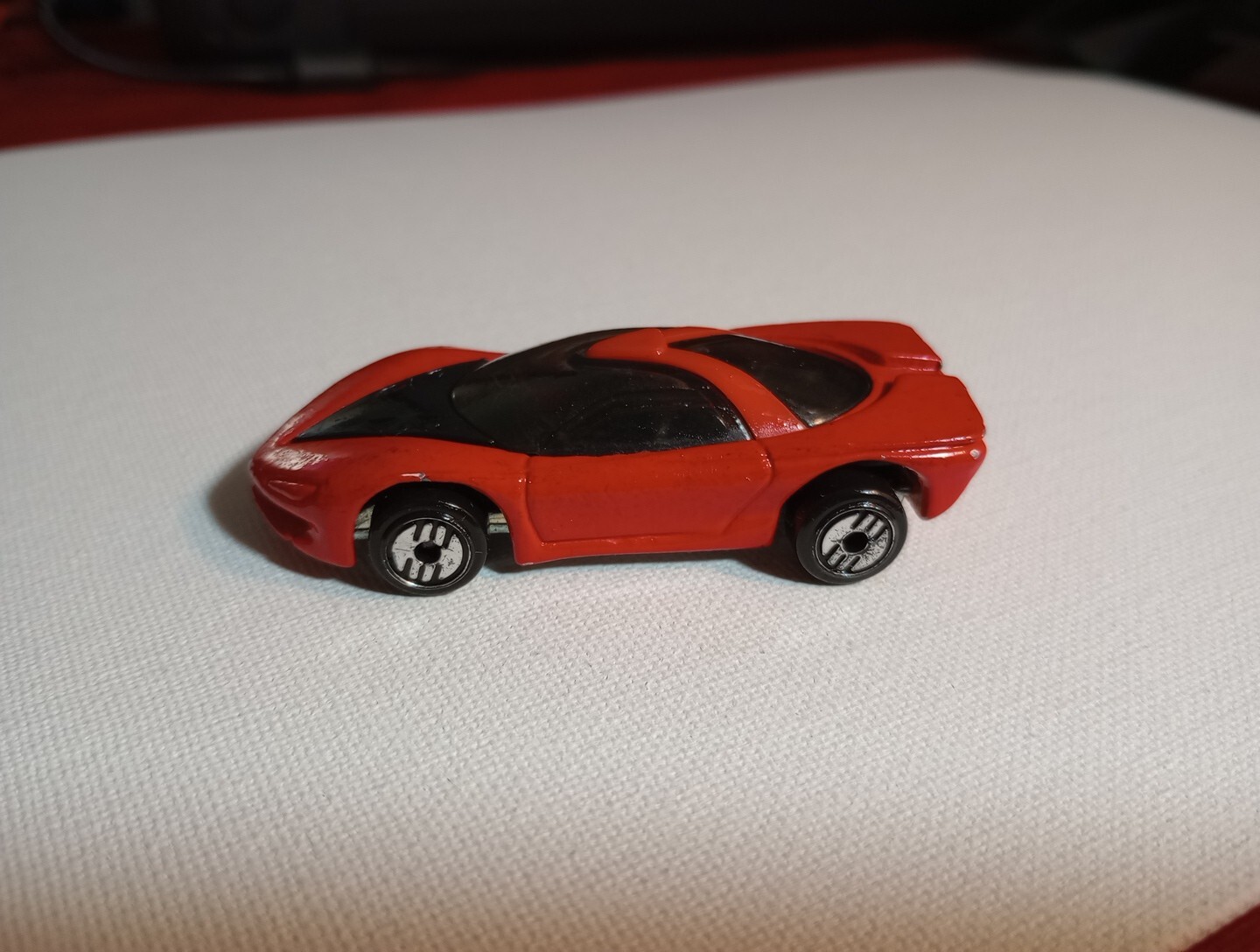 Hot Wheels Ultra Hots Red Pontiac Banshee Concept Sports Car 1989 (Malaysia)
