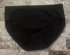 NWOT GAP BODY BLACK RIBBED STRIPE LOGO HARDWARE STRETCH SEAMLESS BRIEF PANTIES