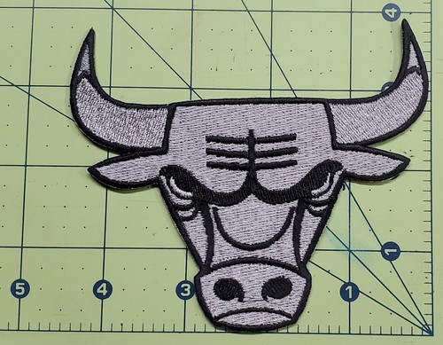 Chicago Bulls NBA Basketball Embroidered Iron On Patch Grey Theme - Picture 3 of 3