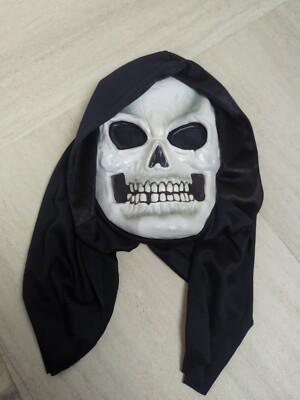 Vintage Easter Unlimited Fun World Grinning Skull Skeleton Shroud Halloween Mask