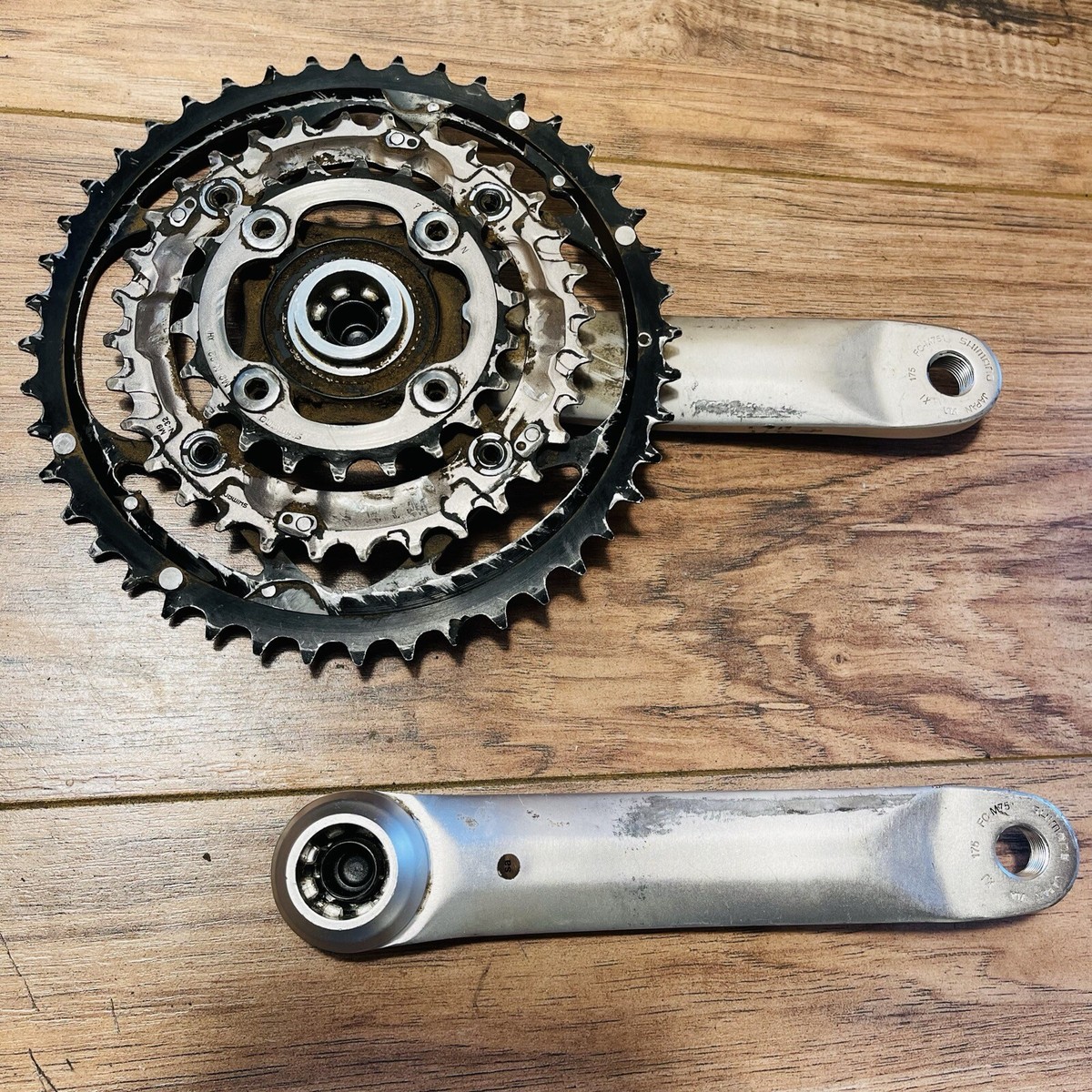 SHIMANO - da Shimano Deore XT FC-M751 Octalink V2 Crankset 175 / 22 32 44