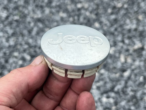 JEEP COMPASS LIBERTY WRANGLER OEM WHEEL CENTER CAP 52090402AA SLIGHTLY DOMED - Picture 2 of 3