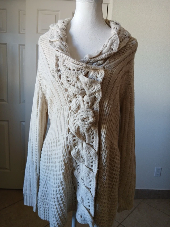 Suéter Cárdigan Maggie Sweet Para Mujer Beige Crochet Tejido con Cable Pequeño Boho Acogedor Foto 2 de 4