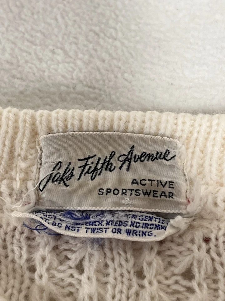 Cárdigan tejido vintage Saks Fifth Avenue rojo blanco azul botones estrella EE. UU. Foto 3 de 4