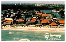 Postcard BEACH SCENE Miami Beach Florida FL o/19 AQ1279