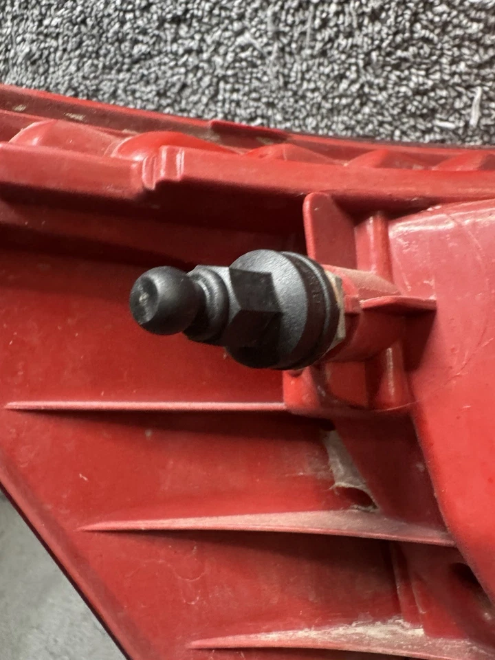 OEM 2009 2010 2011 2012 AUDI Q5 LED RIGHT PASSENGER TAIL LIGHT - Image 4 of 4