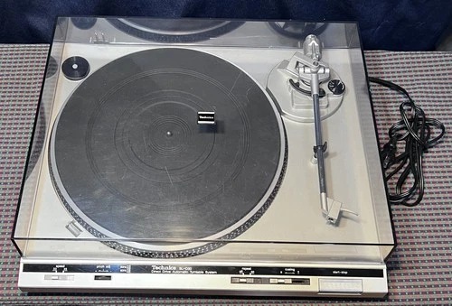 Technics Record Player SL-D30 Direct Drive Auto Turntable  Needs Cartridge