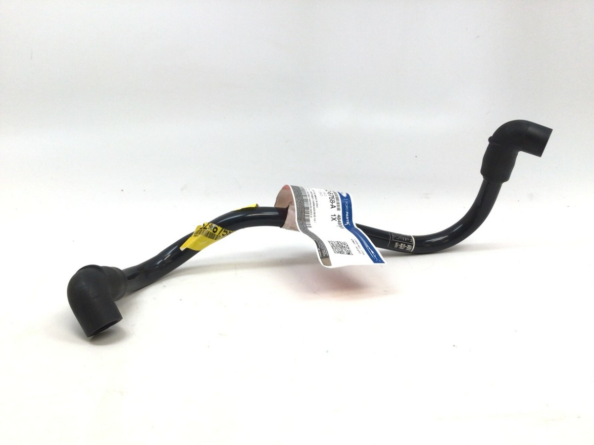 福 1998-2001 Ford F-150 8 cyl 4.6L Romeo PCV Tube Hose Adapter OEM