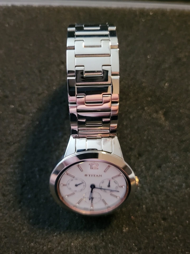 Reloj Hombre Titan Foto 3 de 4