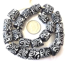 Amazing Ghana Short Strand Black and White Zen African glass trade beads