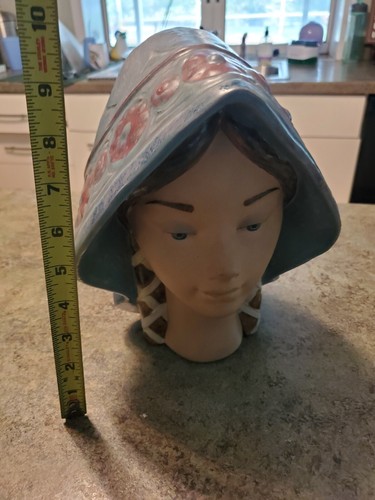 Vintage Large LLADRO 4946 Beautiful Girl with Scarf Matte Gres Finish 9.5" - Picture 8 of 10