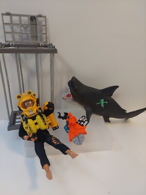 Figurine Action Man Hasbro - Scaphandrier Avec Requin Et Cage - Occasion