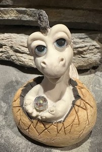 The World of Krystonia Tokkel Figure Dragon In Egg With Crystal Mystical Retired