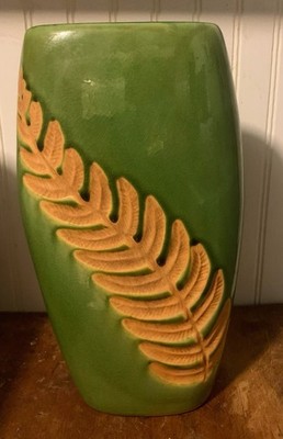 Cracker Barrel Natural Elements Ceramic Fern Vase. EUC