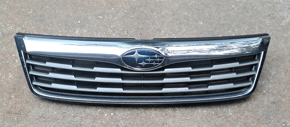 2009 2010 Subaru Forester Front Grille Chrome & Silver Gray with Emblem (C) - Изображение 3 из 4