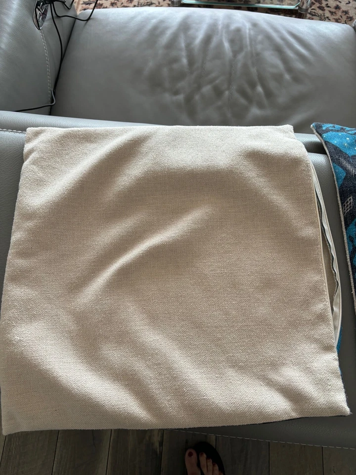 Unique accent pillows set of 2, bright blue background and owls - Image 2 of 3