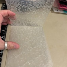 Sizzix Scroll Daisy Pattern 3D Textured Embossing Folder Cardmaking