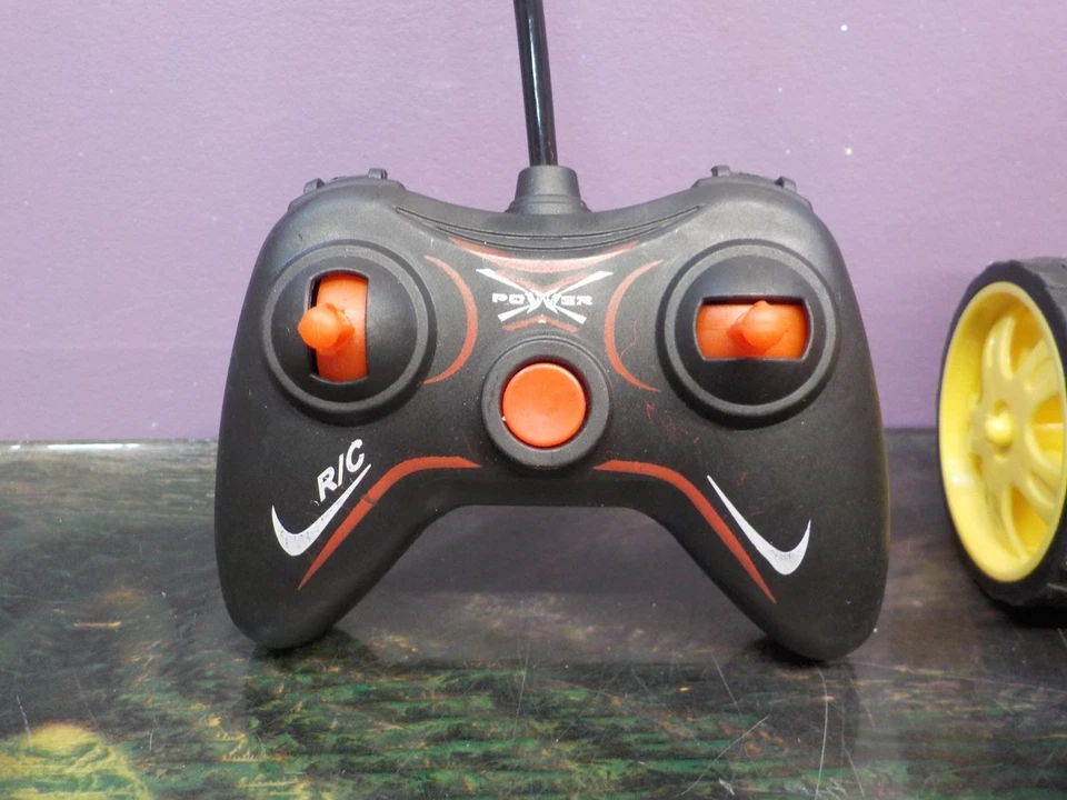 HST Mini Twist RC Stunt Tumbler Graffiti Designed Car. Remote - Image 3 of 4