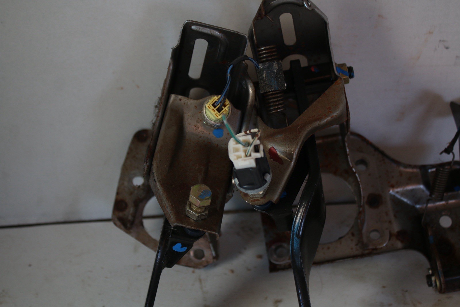 Picture 2 of 6