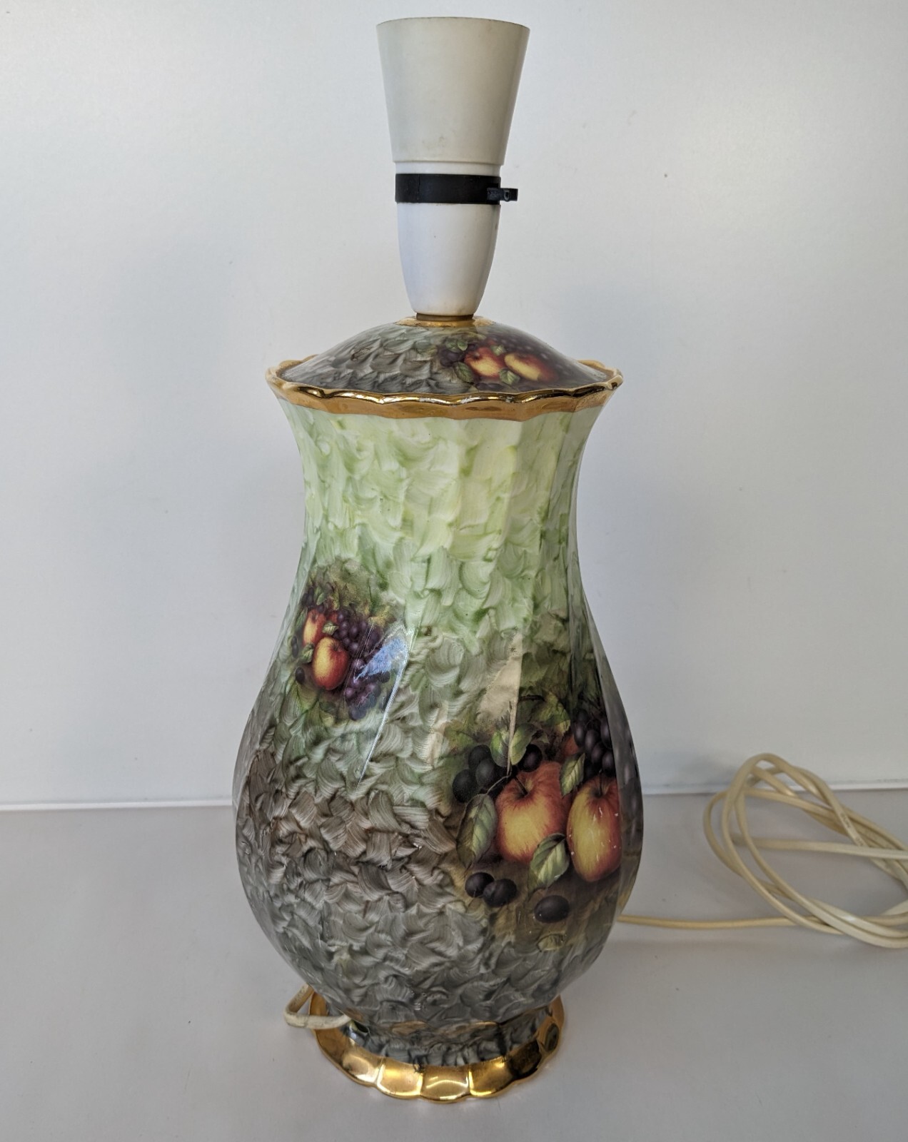 Lámpara de mesa vintage base D Wallace pintada a mano huerto por Baron LTD 14 pulgadas de alto