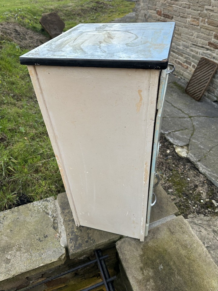 Vintage Kitchen Larder Cupboard Retro 1940’s 1950’s 1960’s