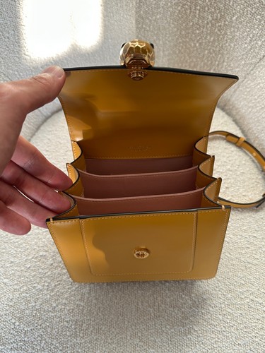 Bolso Bandolera de Cuero Bvlgari Serpenti Forever Asa Superior Amarillo Azafrán £2730 Reino Unido - Imagen 15 de 20
