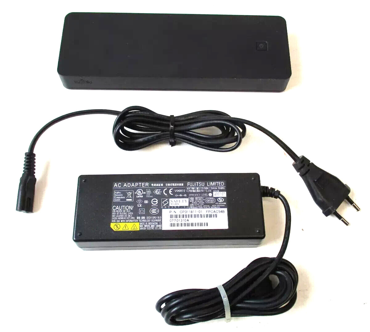 Fujitsu NPR44 Puerto Replicador Estación de Acoplamiento USB-C VGA HDMI DP Lifebook Univers.