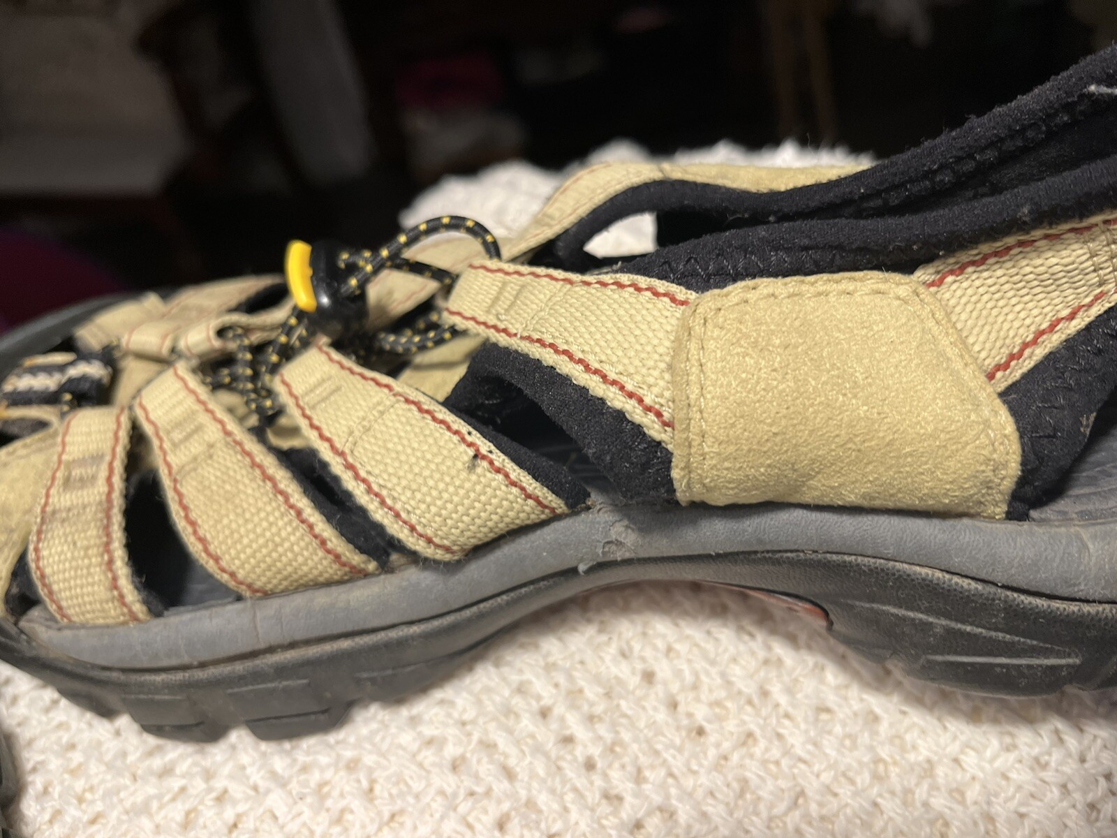 Sandali impermeabili Keen da uomo taglia 8 Newport in pelle a quadri misure in foto